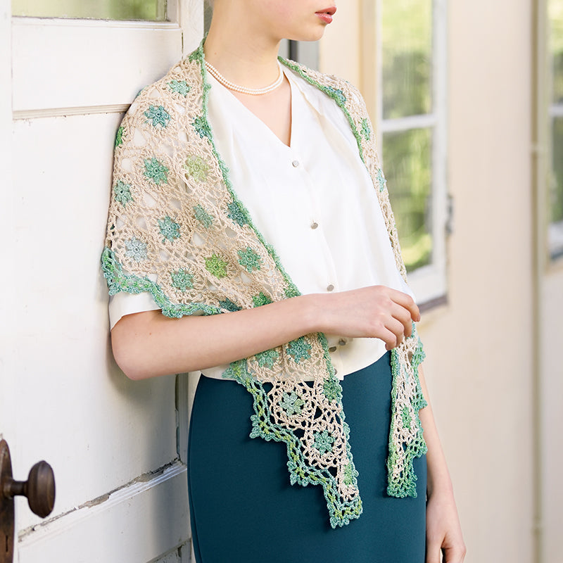 Continuous motif shawl