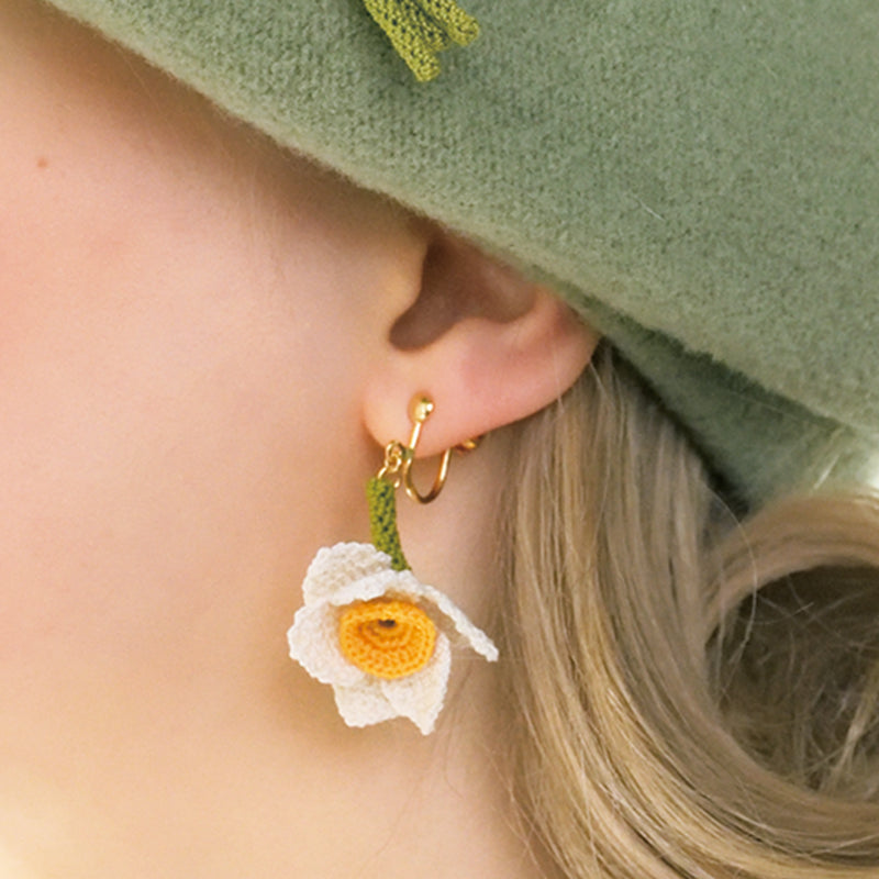 daffodil brooch and earrings