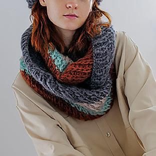 Diagonal line snood and hat