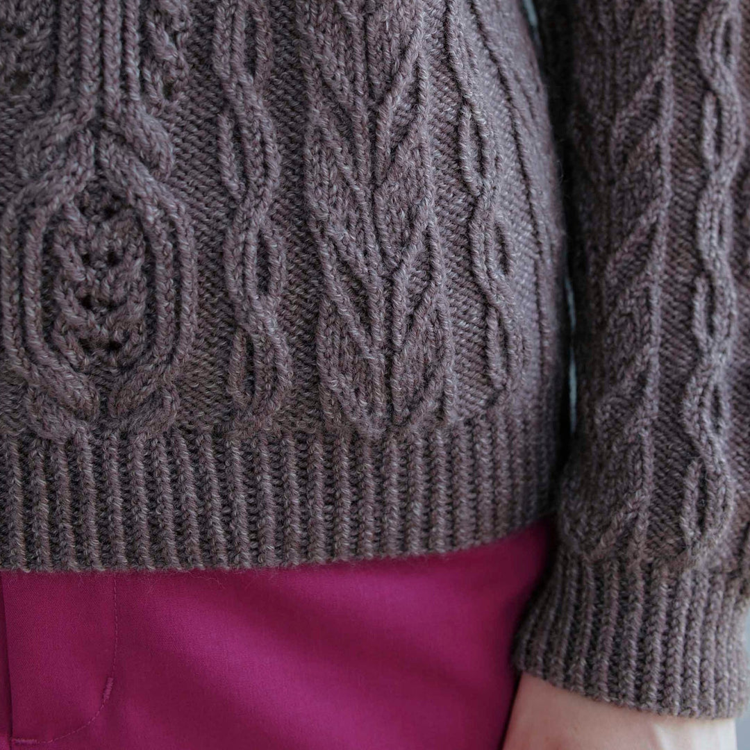 oval pattern pullover