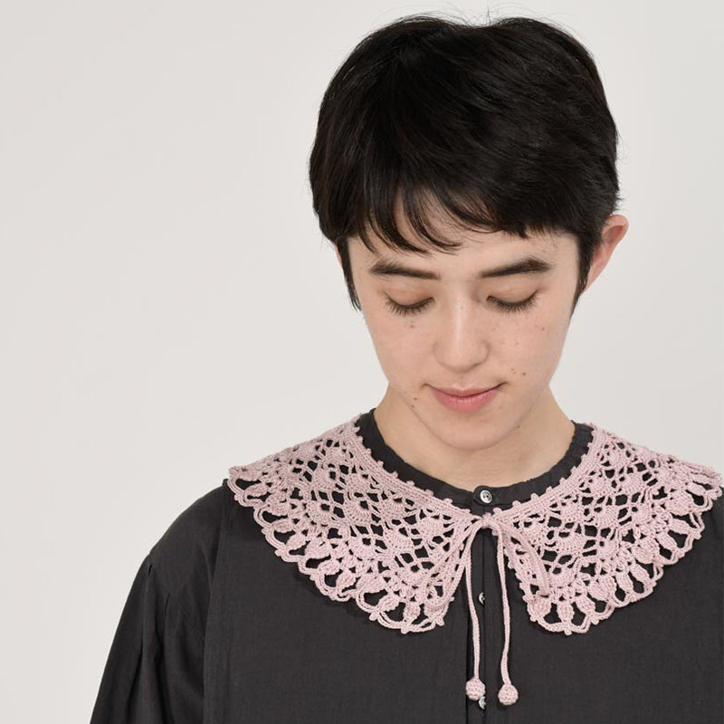 lace collar