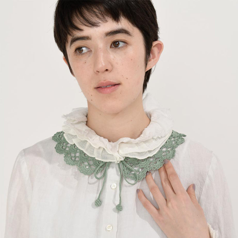 lace collar