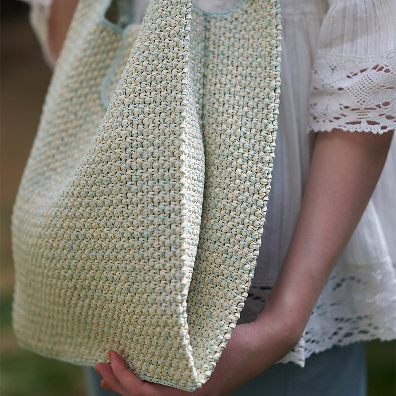 horizontal knit shoulder bag