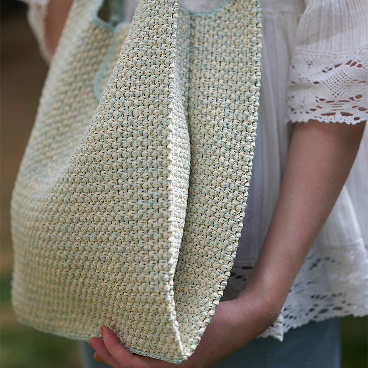 horizontal knit shoulder bag