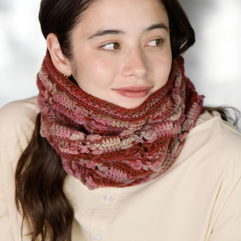 Orange/dark green snood/red/pink snood