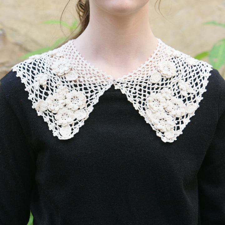 Irish motif collar